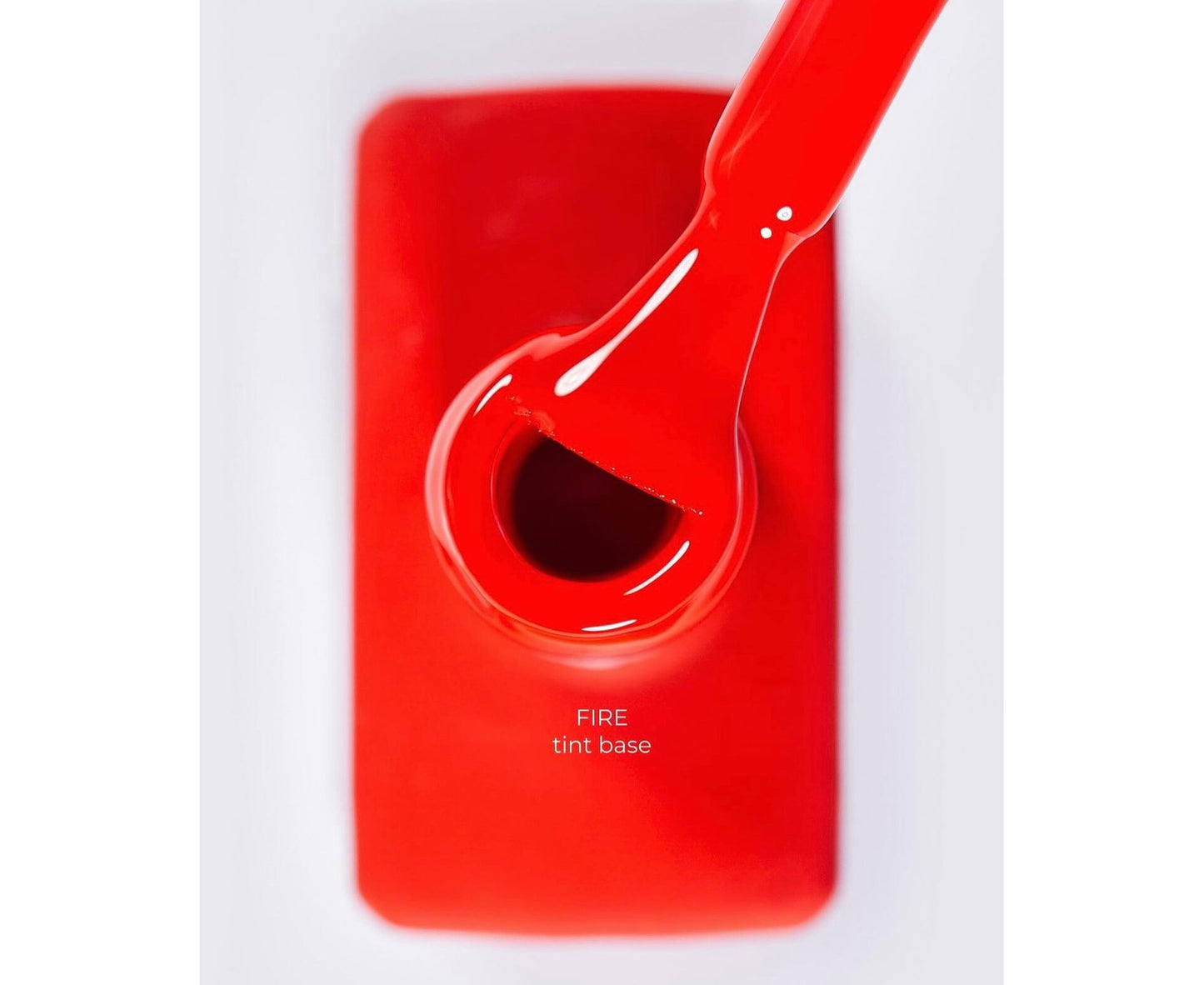 Base teintée HELLO, FIRE – Base rouge vif, 15 ml