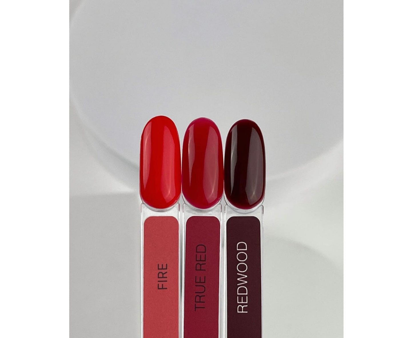 Base teintée HELLO, FIRE – Base rouge vif, 15 ml