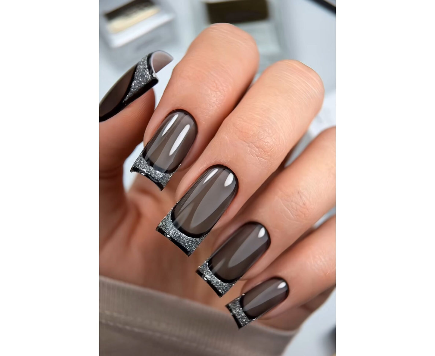 HEYLOVE Top Coat, BLACK SIDE – No-Wipe Glossy Black Sheer Top Gel, 15ml