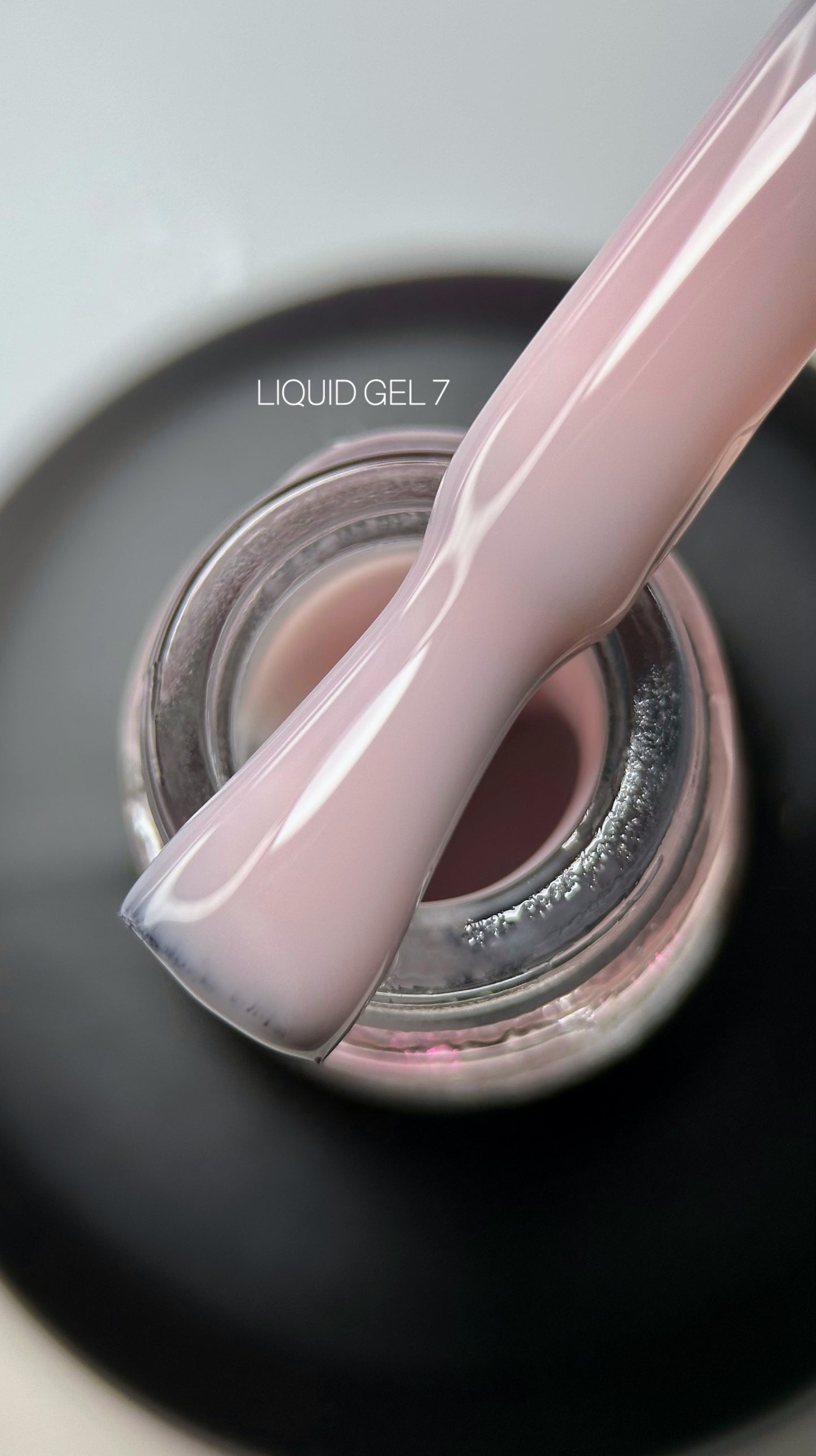 SAGA Professional Liquid Gel 07 – soft pink liquid gel, 30ml bottle for smooth nail sculpting and overlays