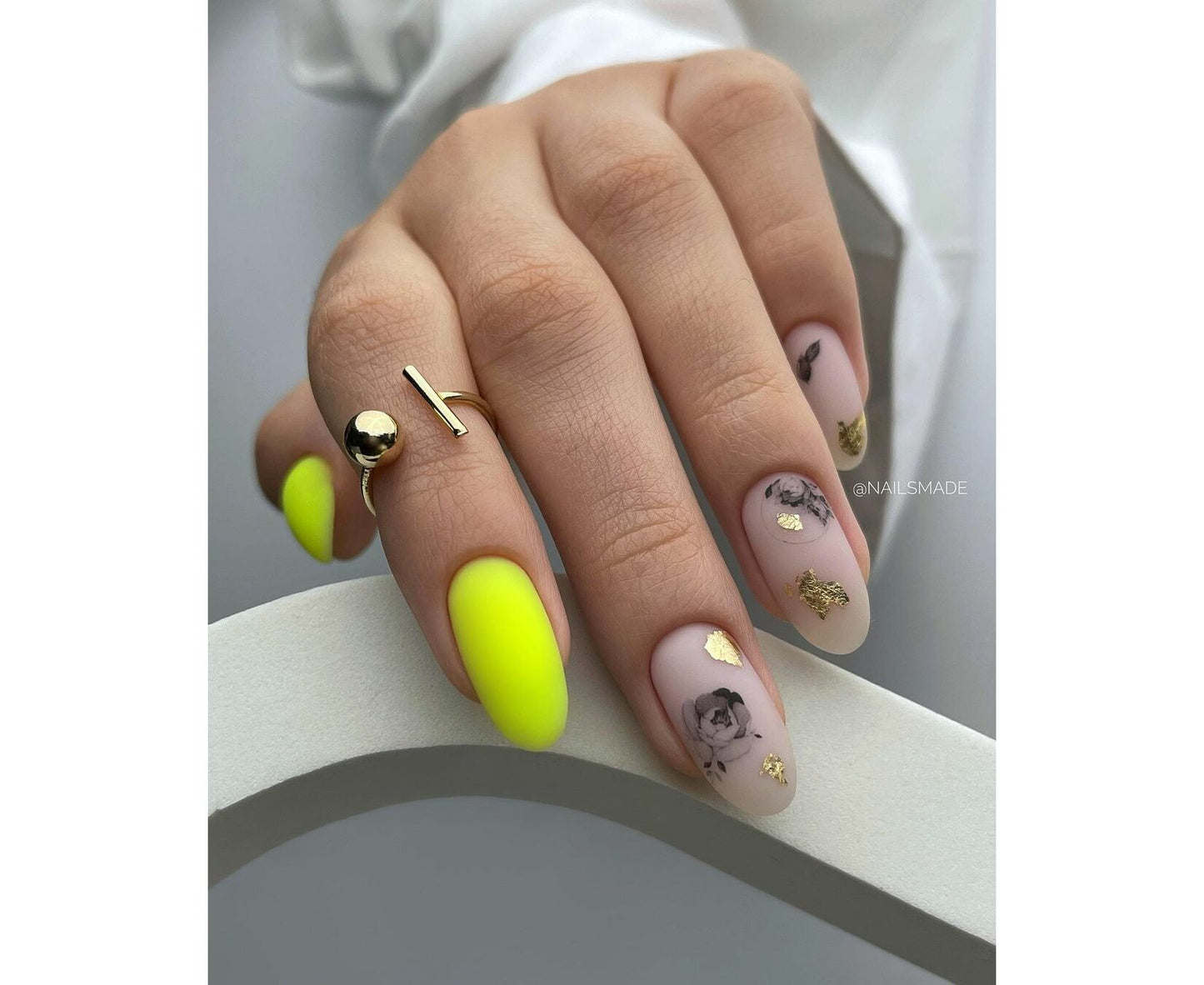 HEY.LOVE Tint Base, CHICK – Neon Yellow Tinted Base Gel, 15ml