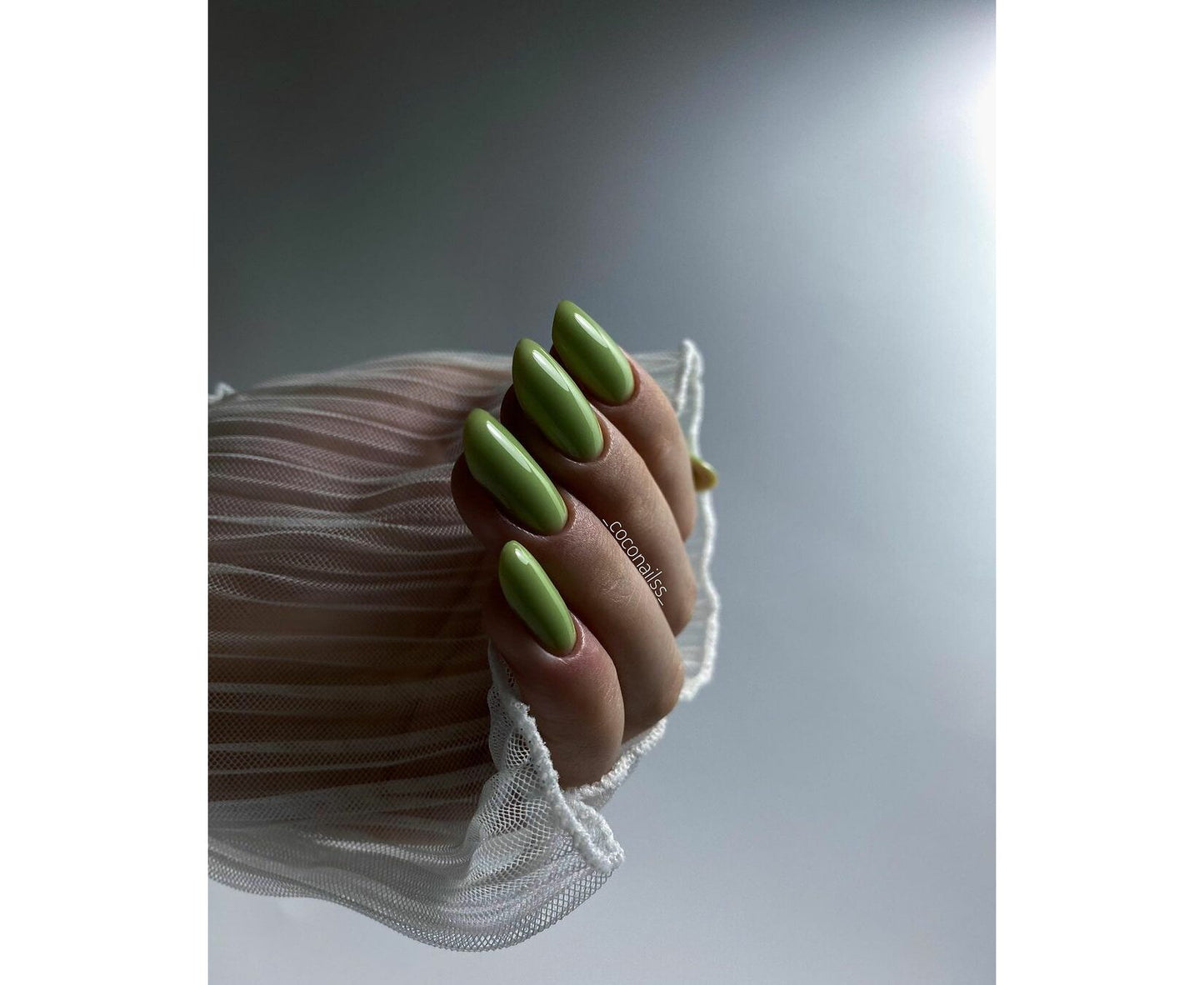 Base teintée HELLO, GUACAMOLE – Base gel vert clair poudré, 15 ml