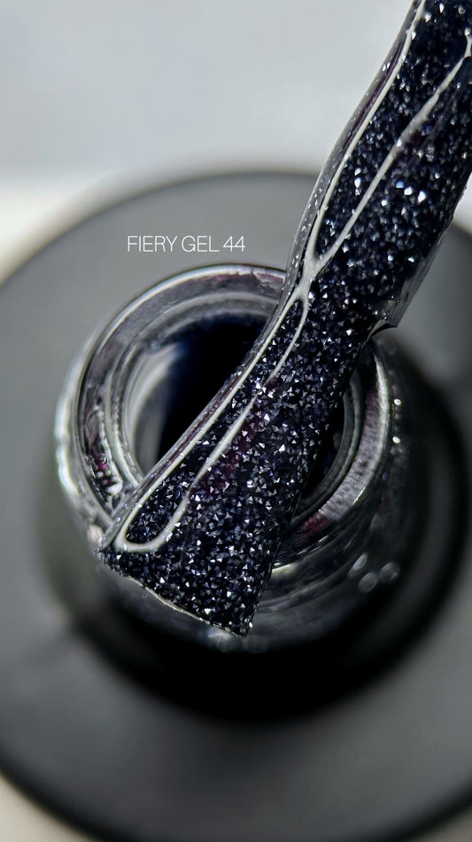 Saga Professional Fiery Gel Polish #44 Black