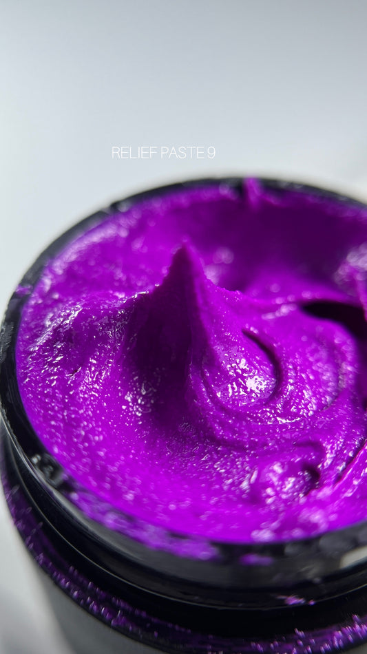 SAGA Professional Relief Paste 09 – vibrant purple-plum 3D no-wipe nail paste for bold textured designs and dramatic sculptural nail art.