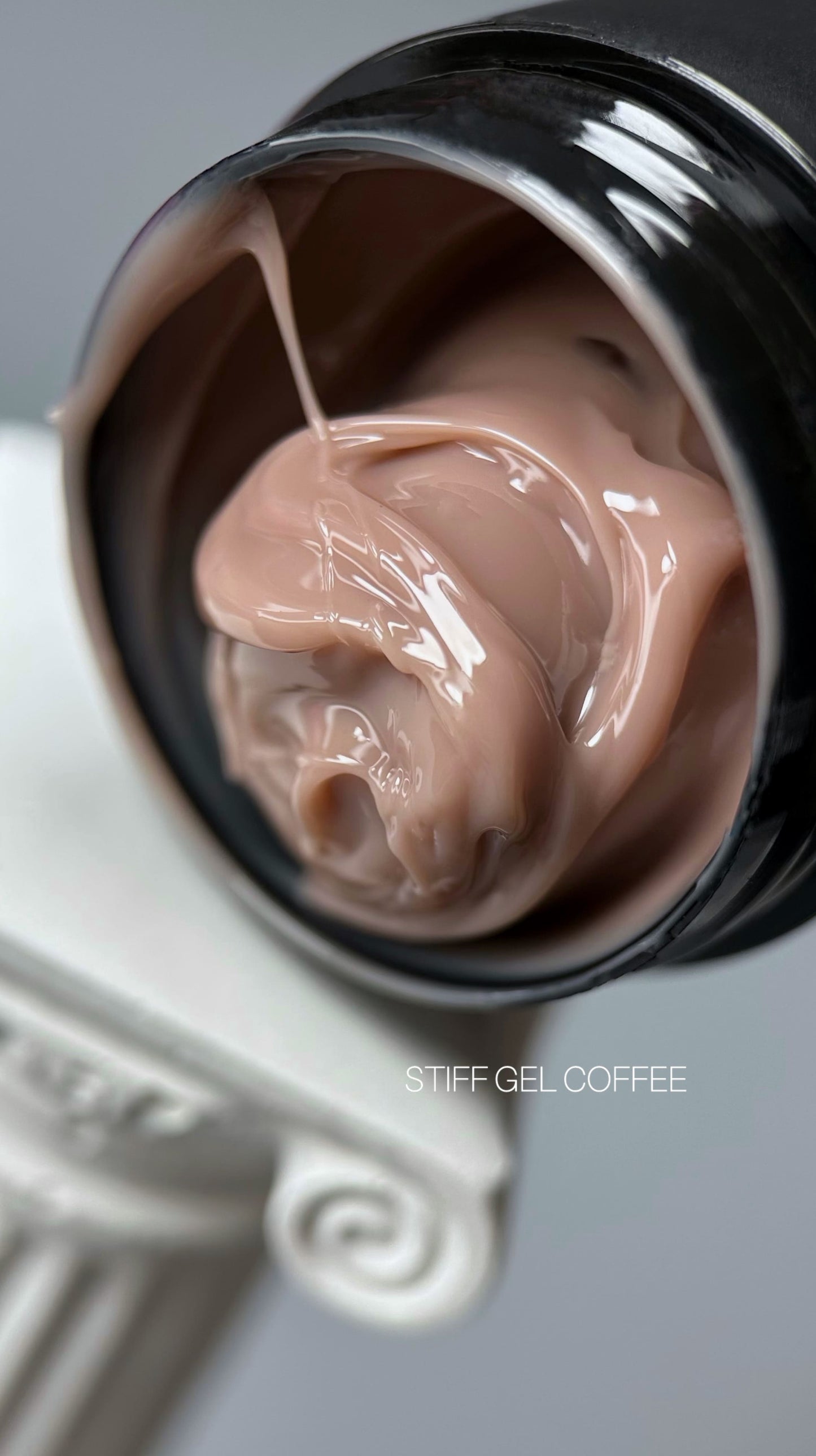 Saga Stiff Gel #05 Coffee, 13 ml