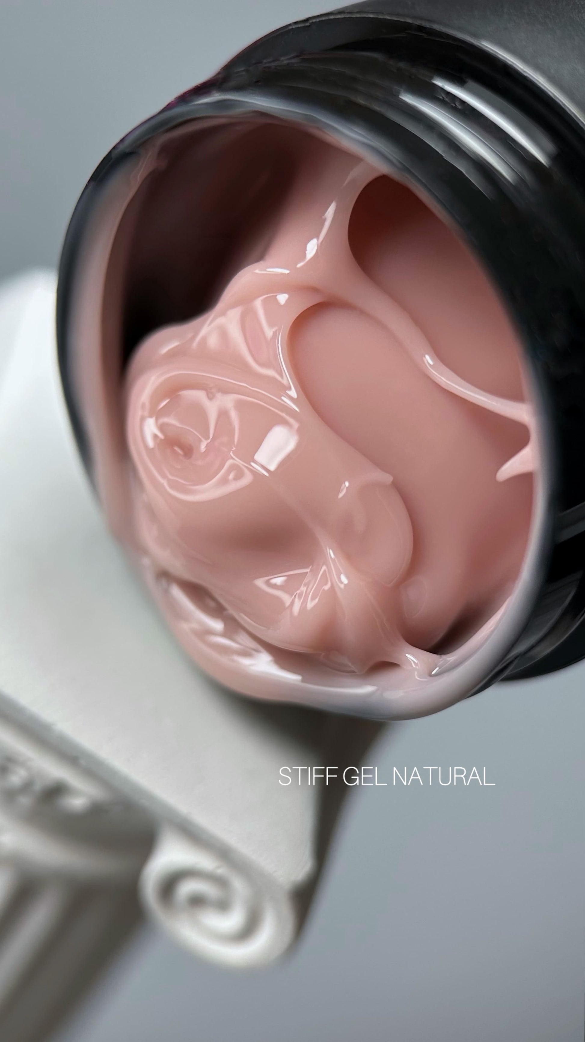 Saga Stiff Gel Natural